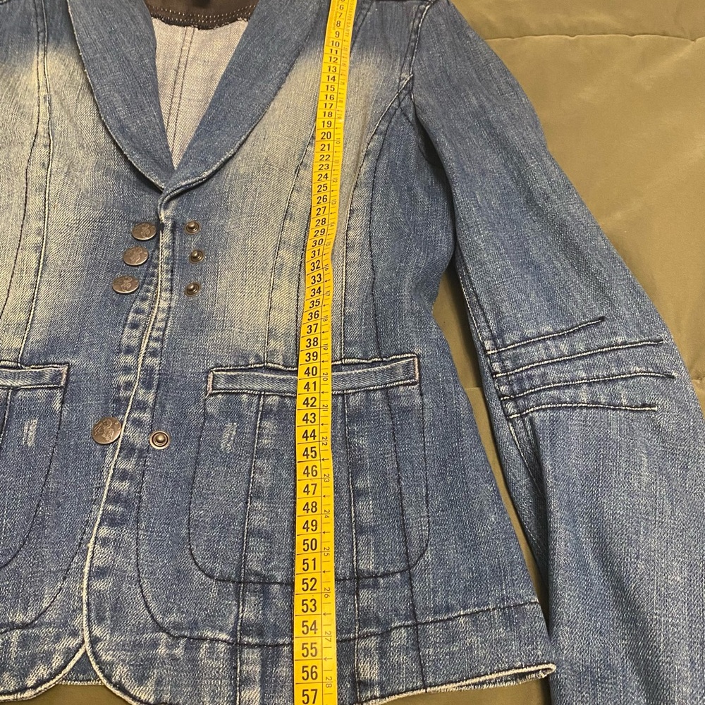 Distressed denim jacket - Picture 6 of 11